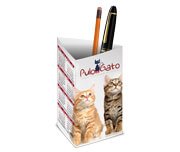 1000 - CALENDÁRIO DE MESA PORTA CANETA VERTICAL - COUCHÊ 250g
